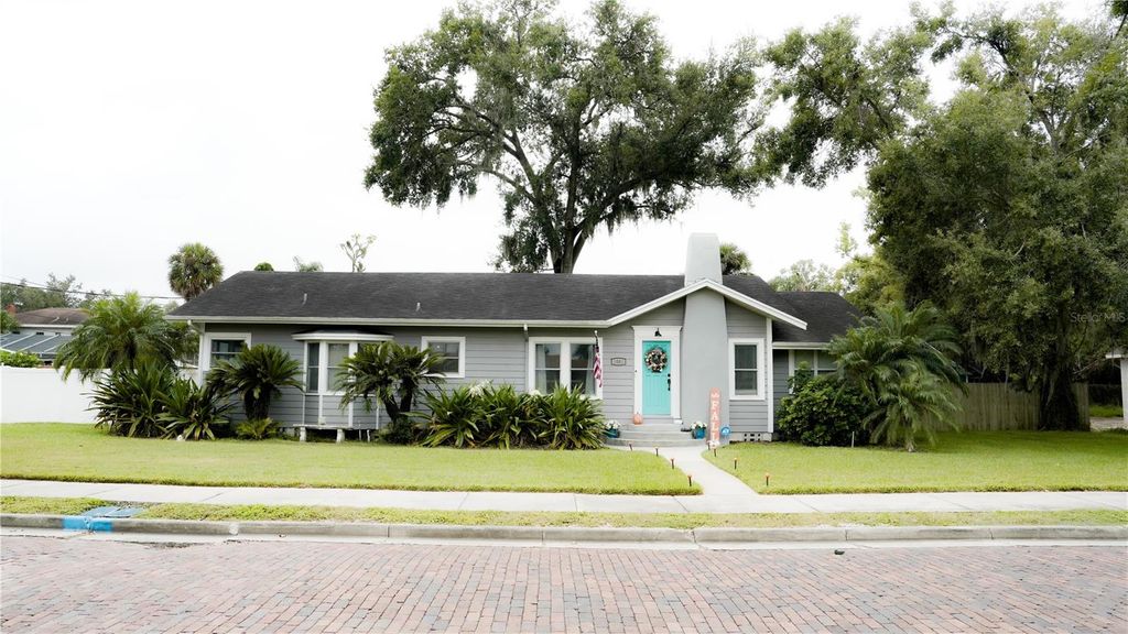Photo of 1003 W Mahoney Street, Plant City, FL 33563 (MLS # TB8438553)