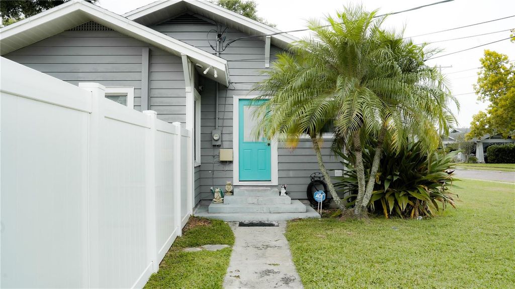 Photo of 1003 W Mahoney Street, Plant City, FL 33563 (MLS # TB8438553)