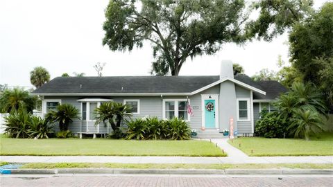 Photo of 1003 W Mahoney Street, Plant City, FL 33563 (MLS # TB8438553)