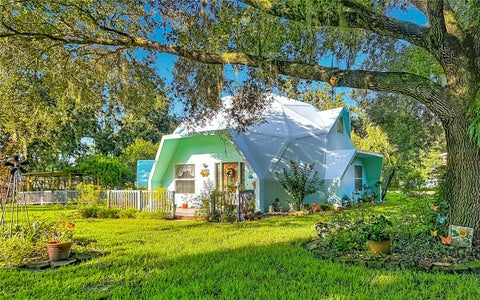 Photo of 2320 Bogaert Road, Dover, FL 33527 (MLS # TB8548277)