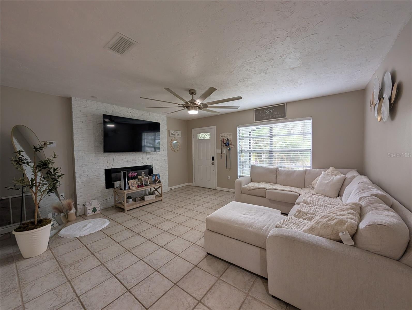 2828 NASSAU STREET