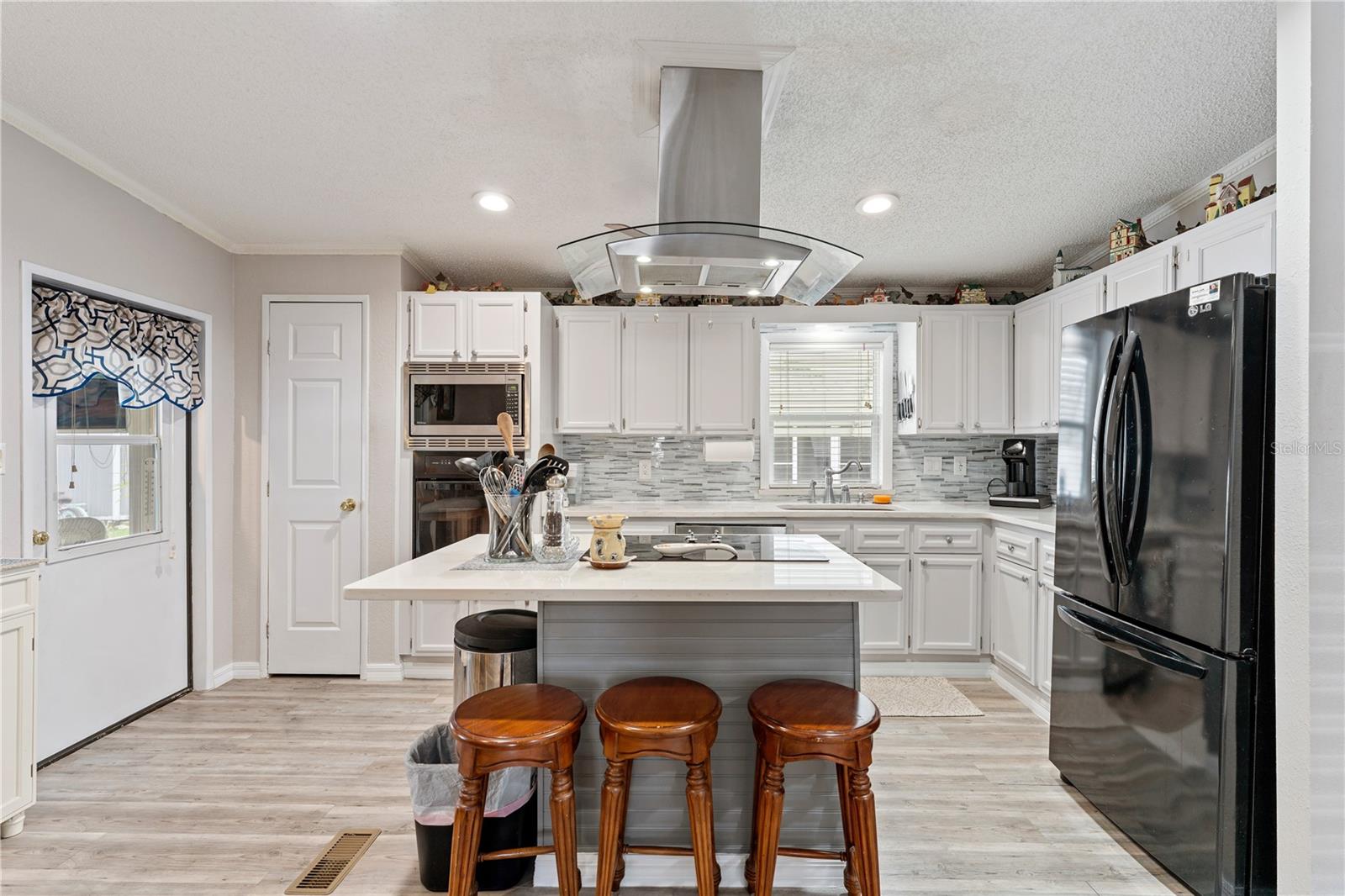 TIMBER LAKE ESTATES - Residential