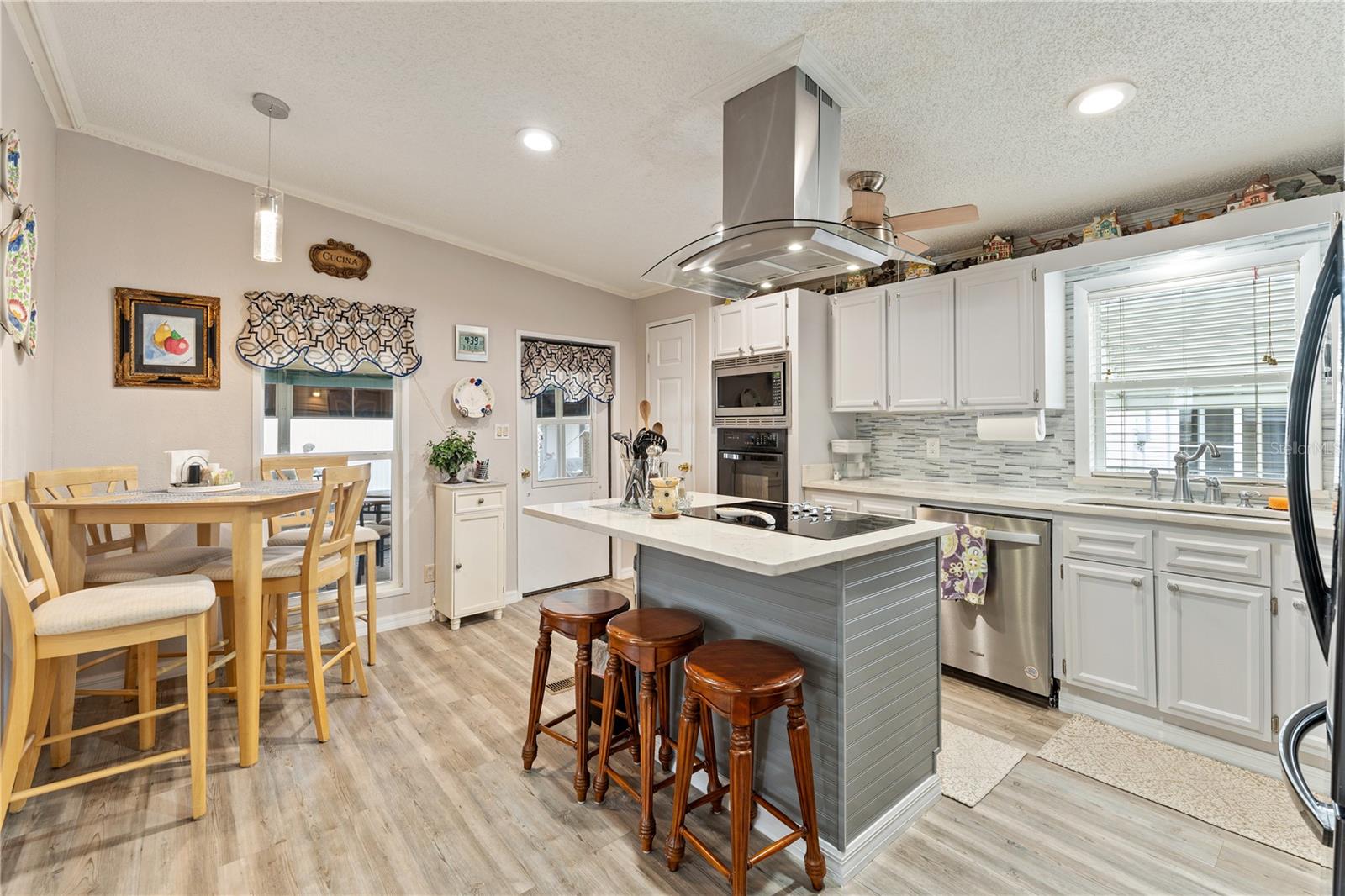 TIMBER LAKE ESTATES - Residential