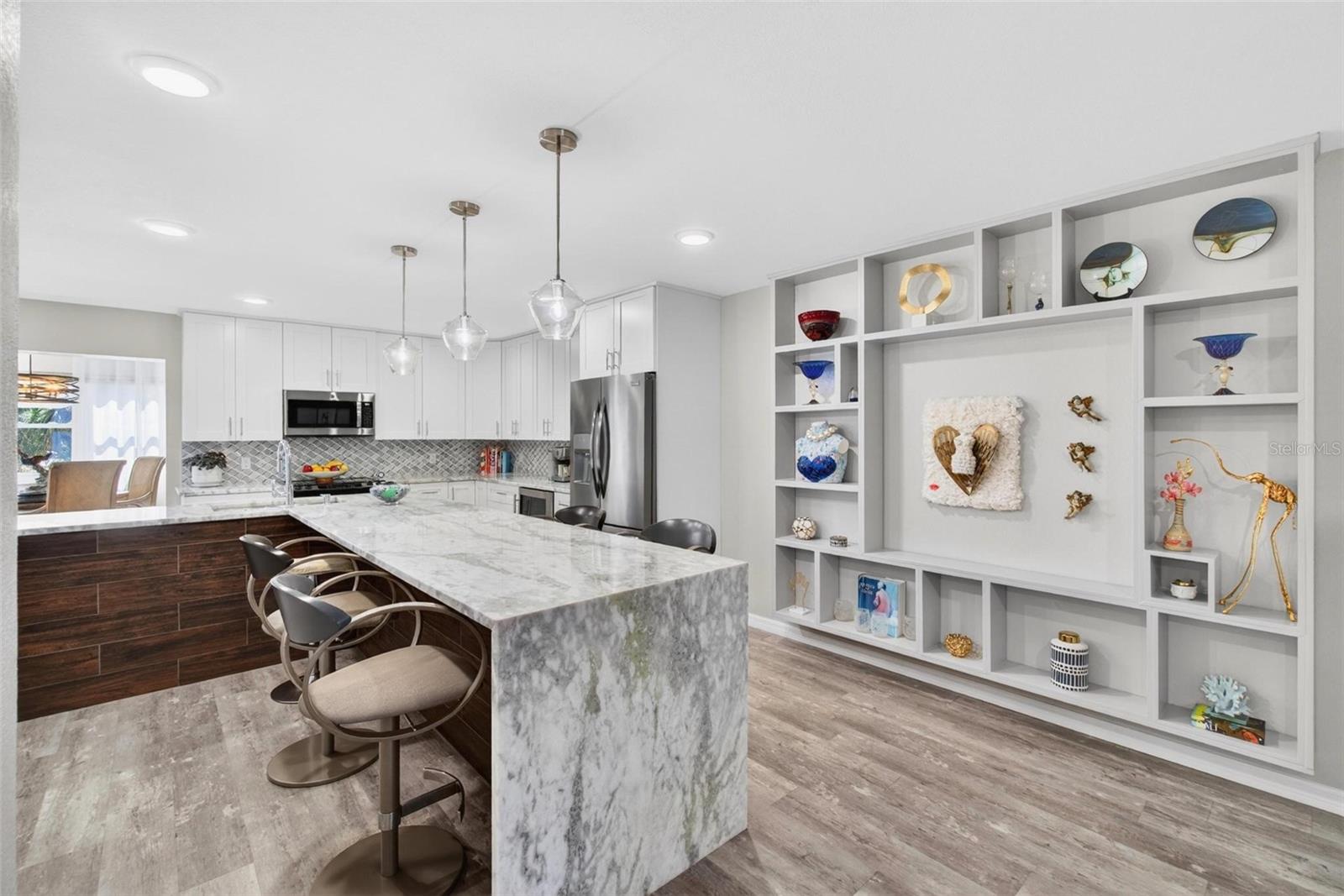 EDEN ISLE CONDO OF ST PETERSBURG - Residential