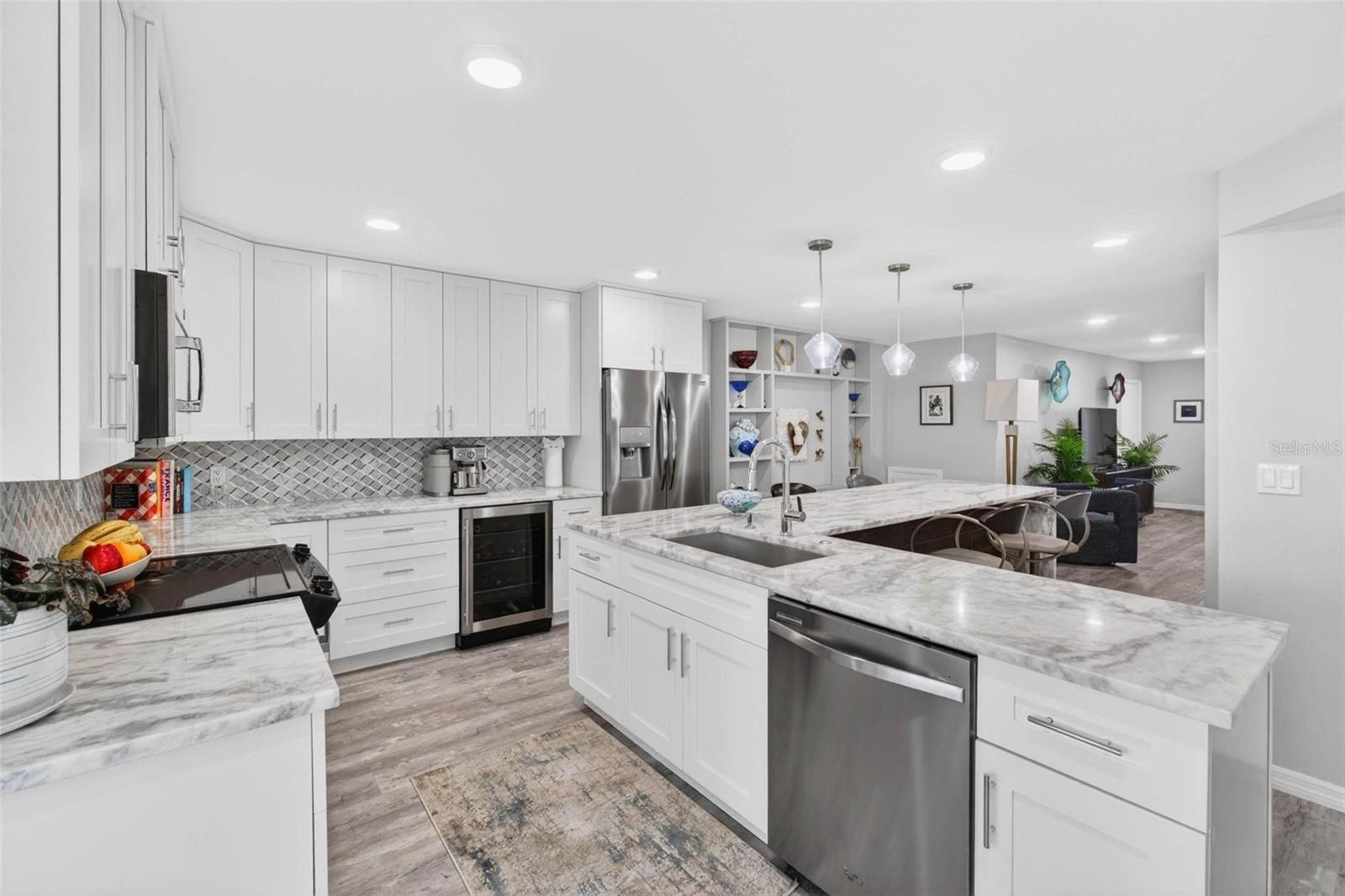 EDEN ISLE CONDO OF ST PETERSBURG - Residential