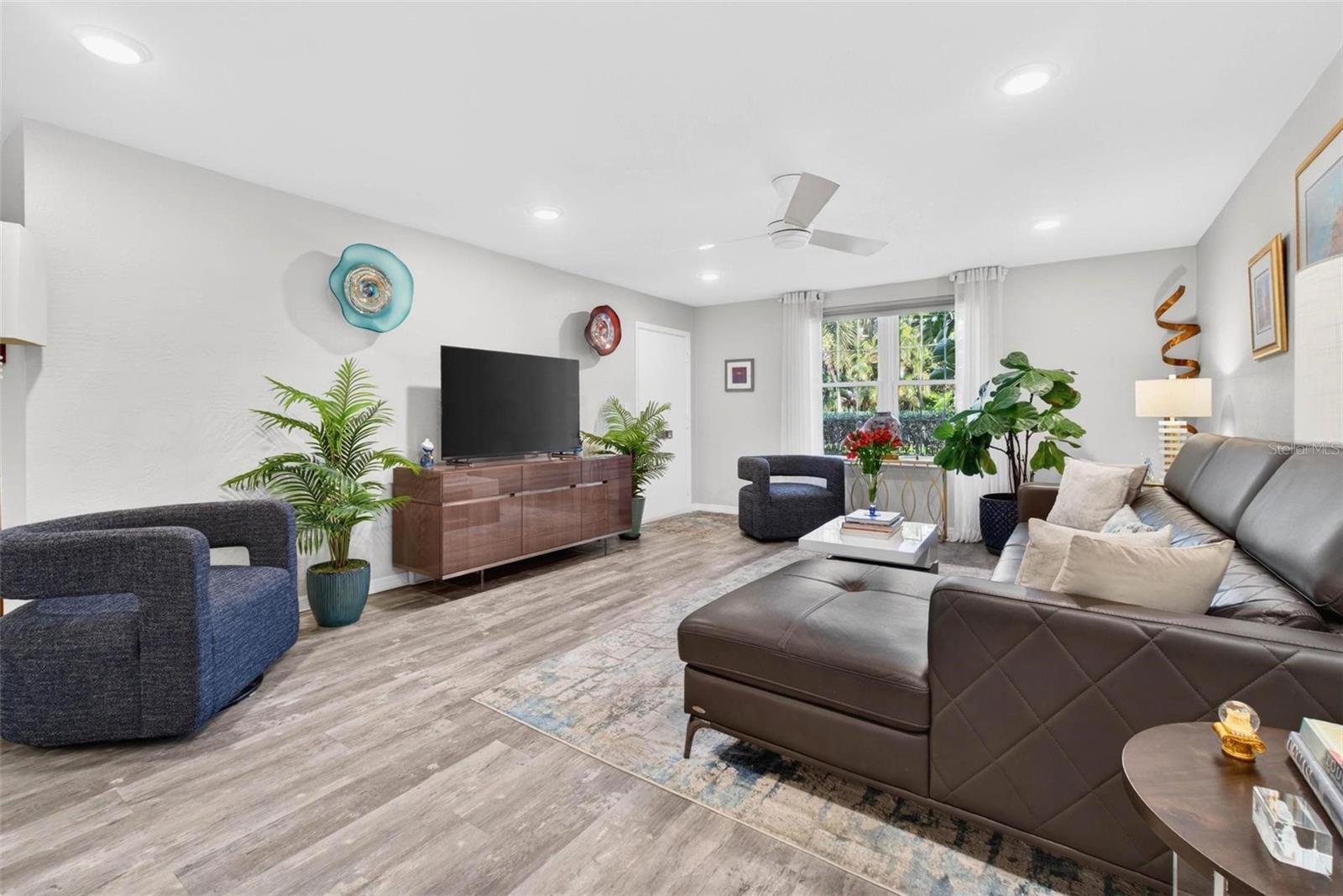 1065 EDEN ISLE BOULEVARD NE 1