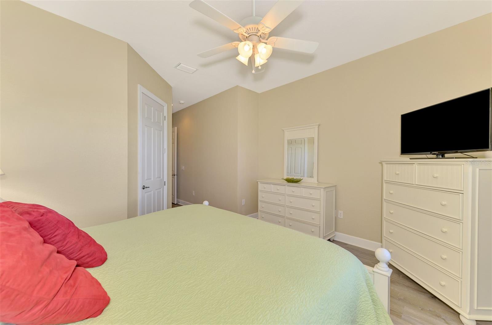 RIVERWOOD - Residential