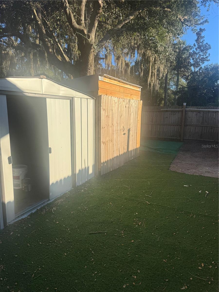 LINCOLN PARK - Residential