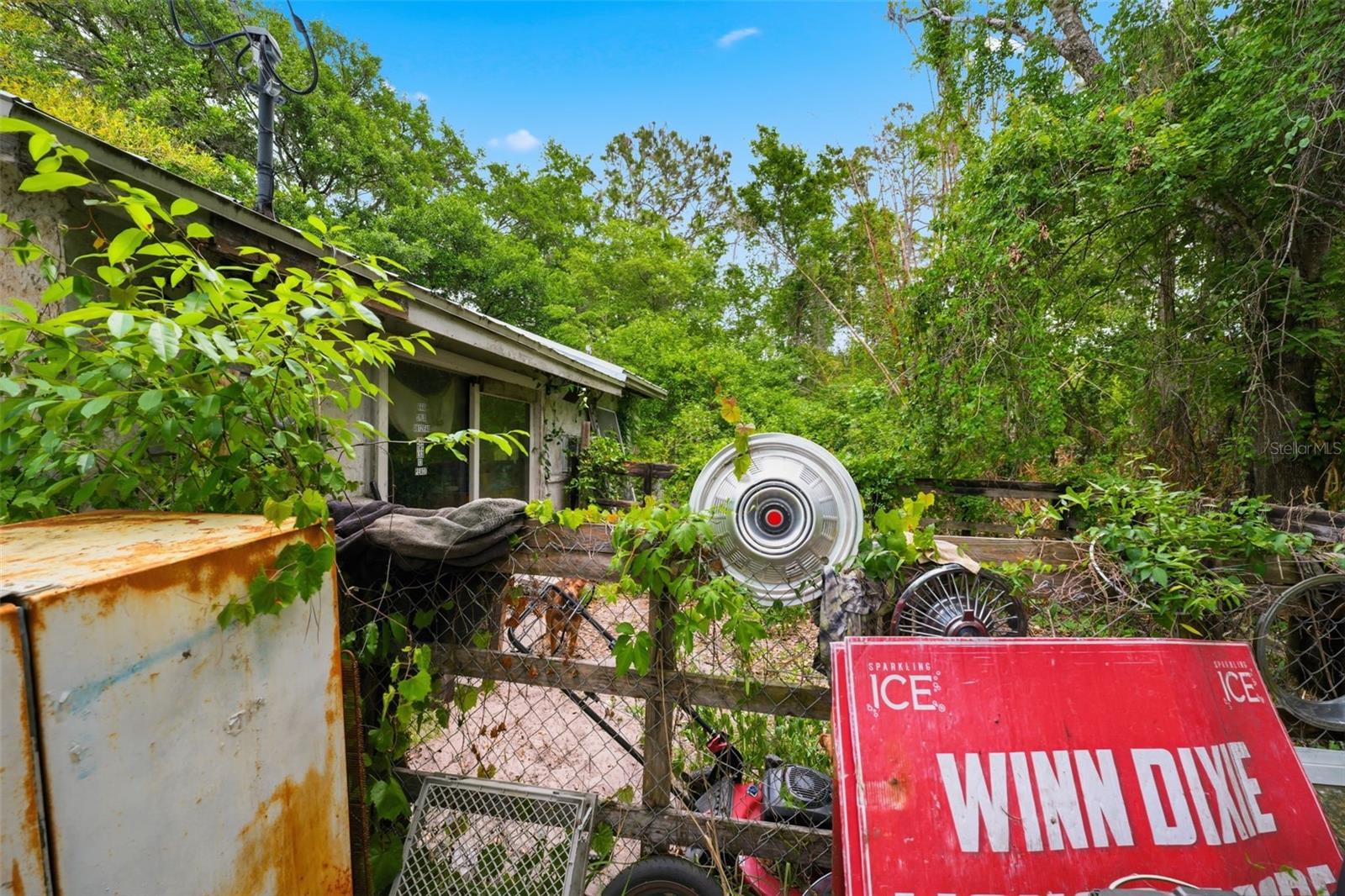 MOON LAKE ESTATES - Residential