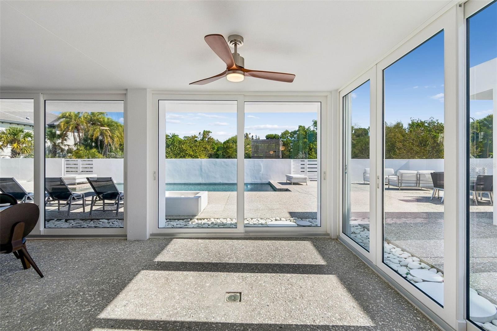 SANDERLING CLUB - Residential