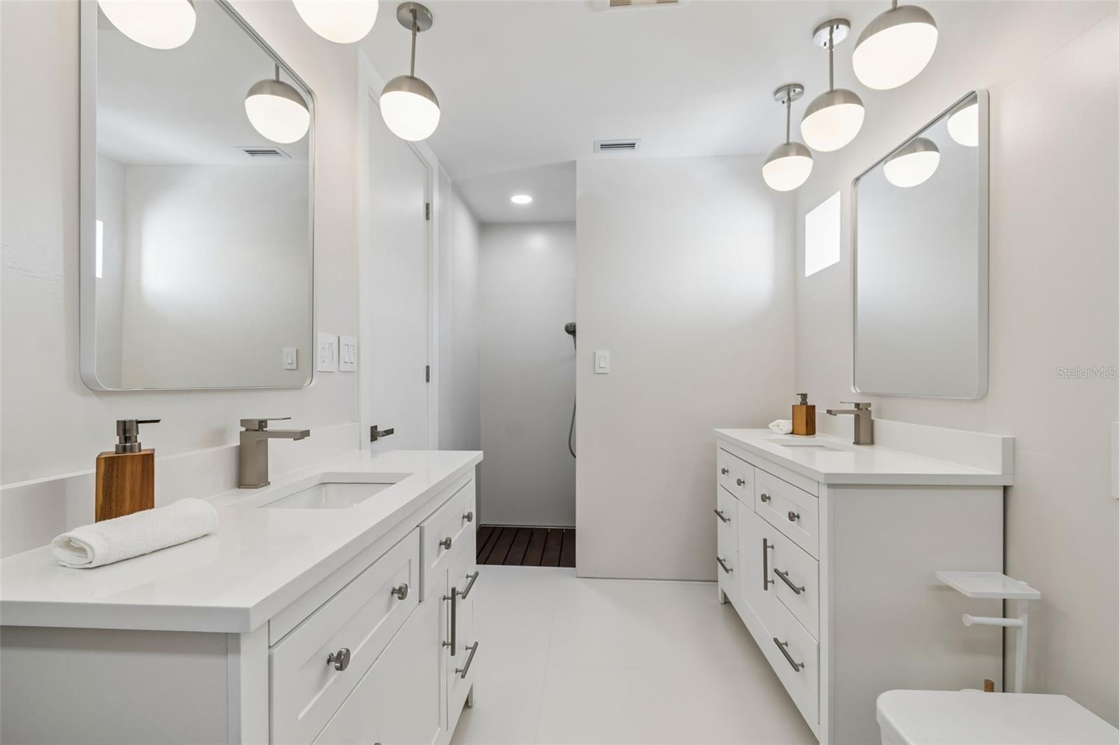 SANDERLING CLUB - Residential