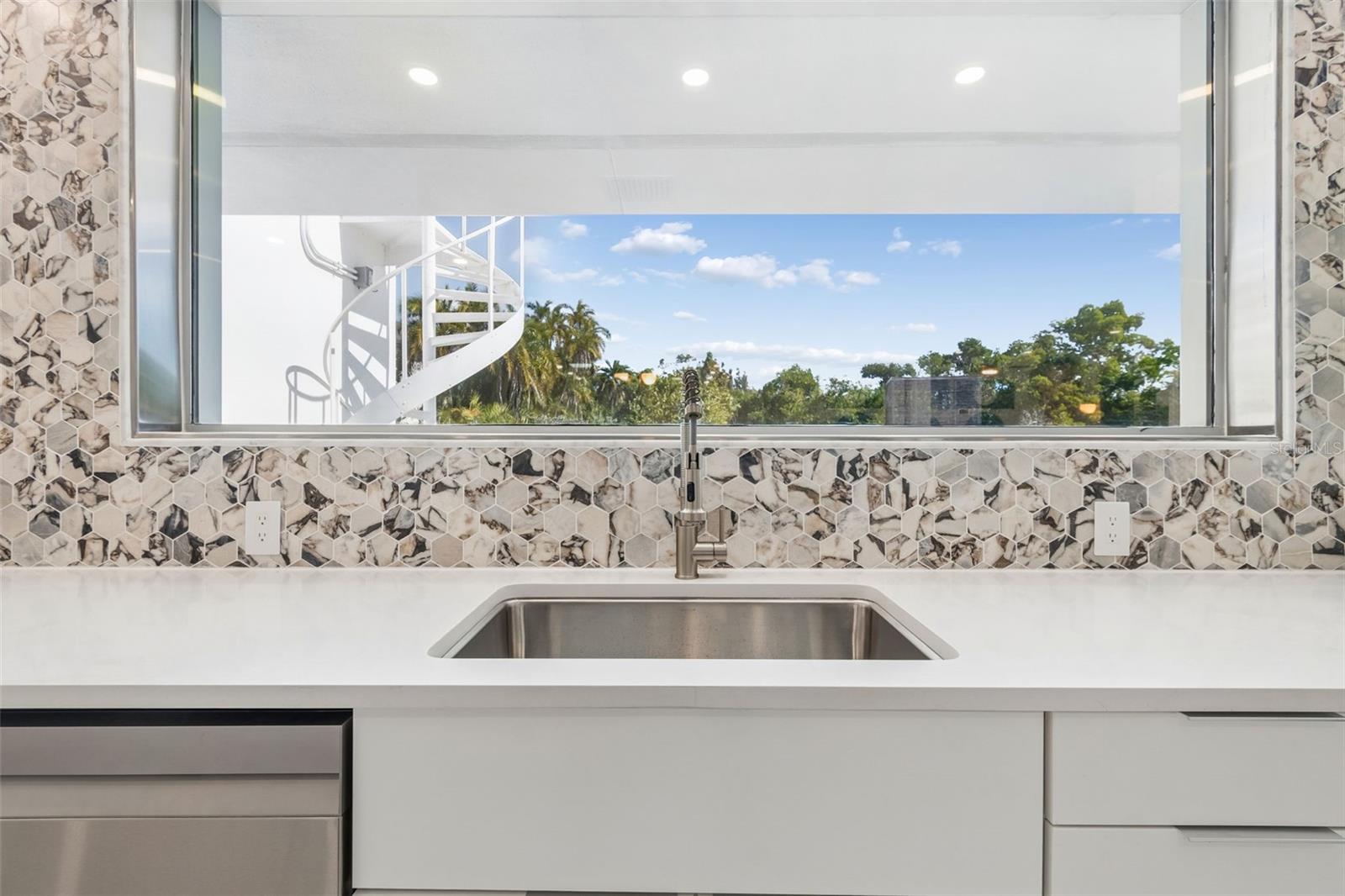 SANDERLING CLUB - Residential