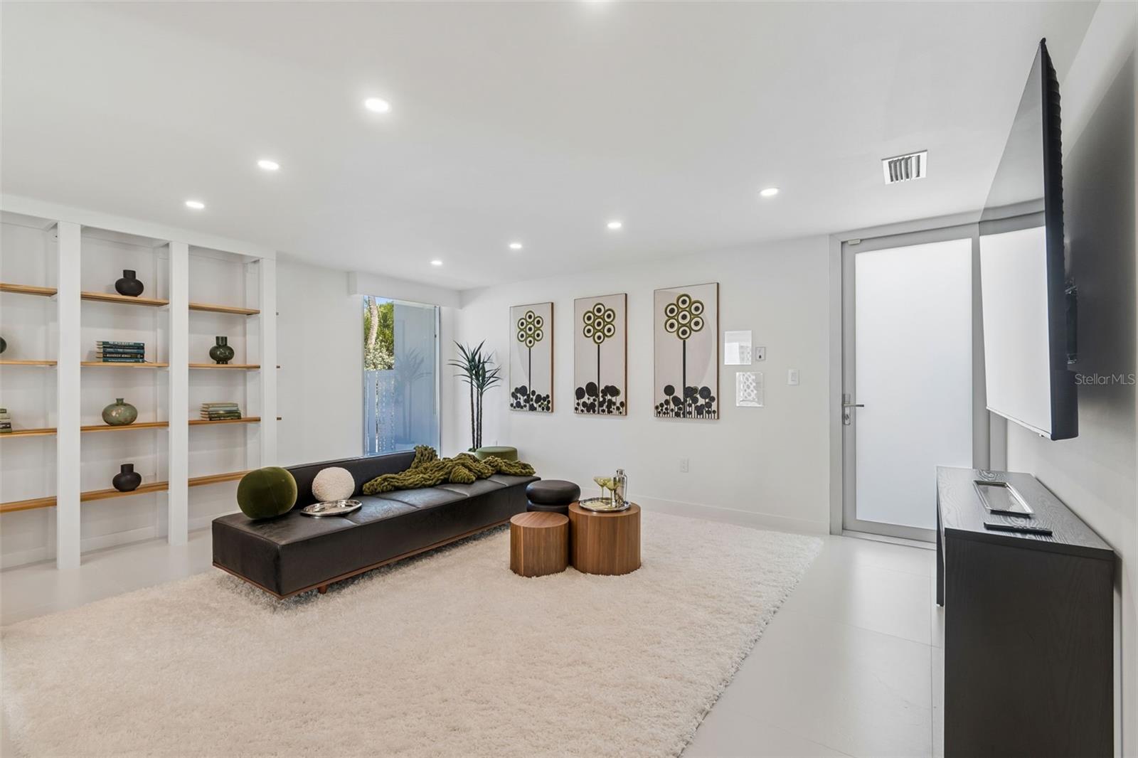 SANDERLING CLUB - Residential