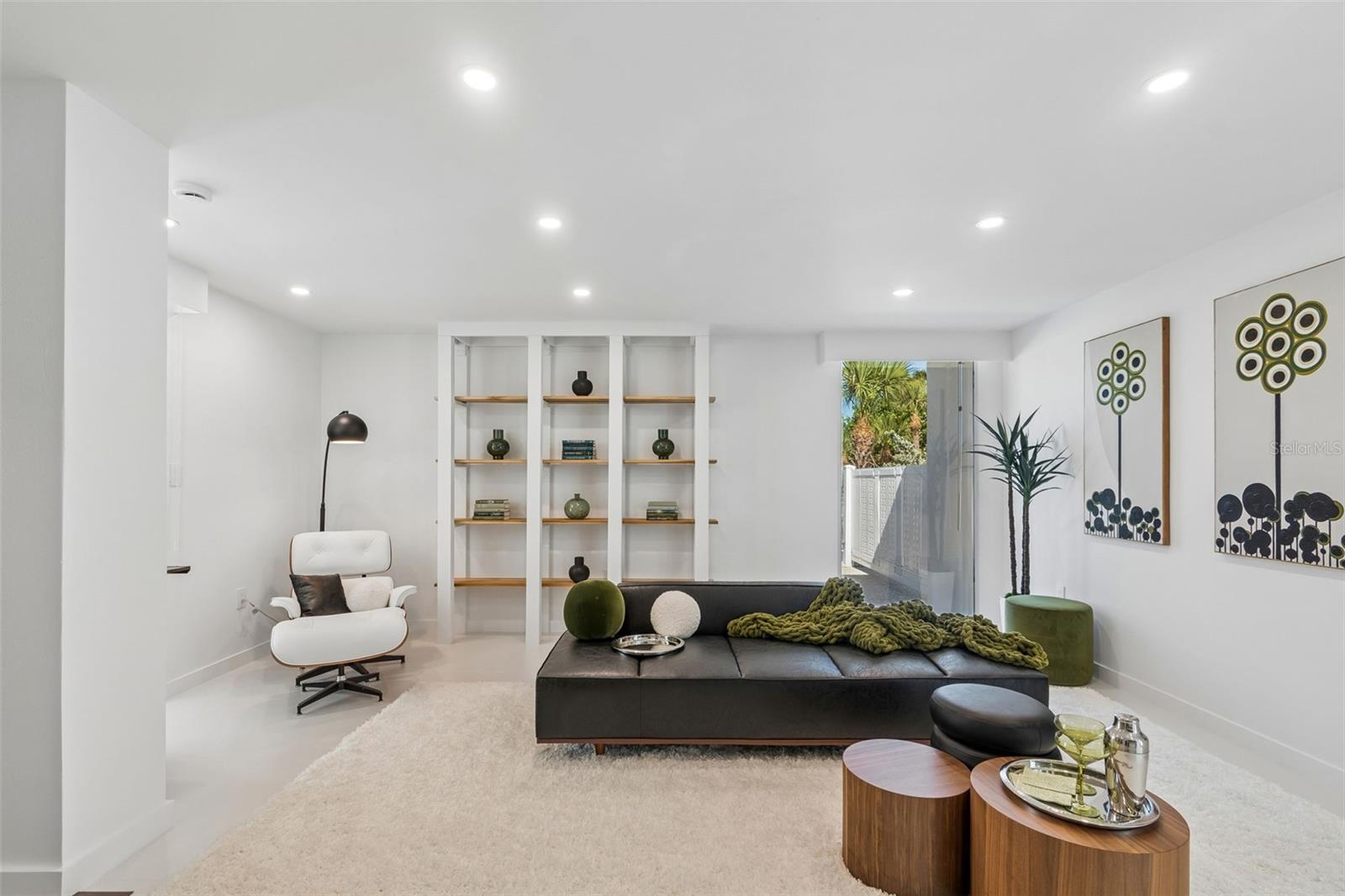 SANDERLING CLUB - Residential