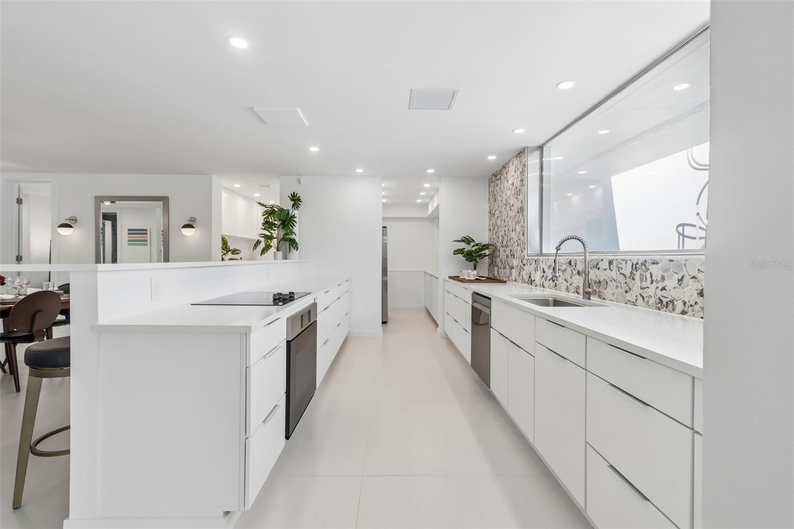 SANDERLING CLUB - Residential