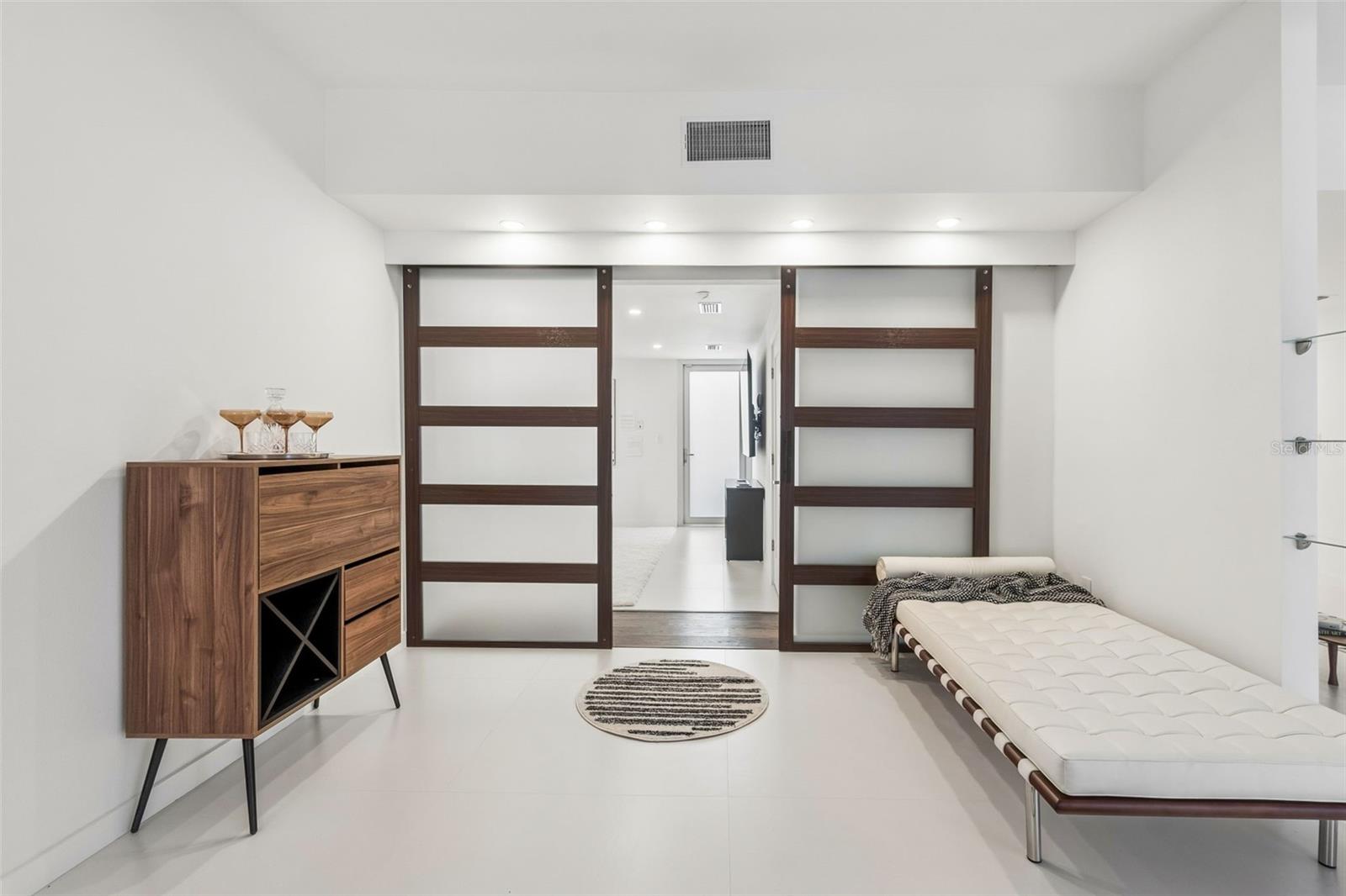 SANDERLING CLUB - Residential