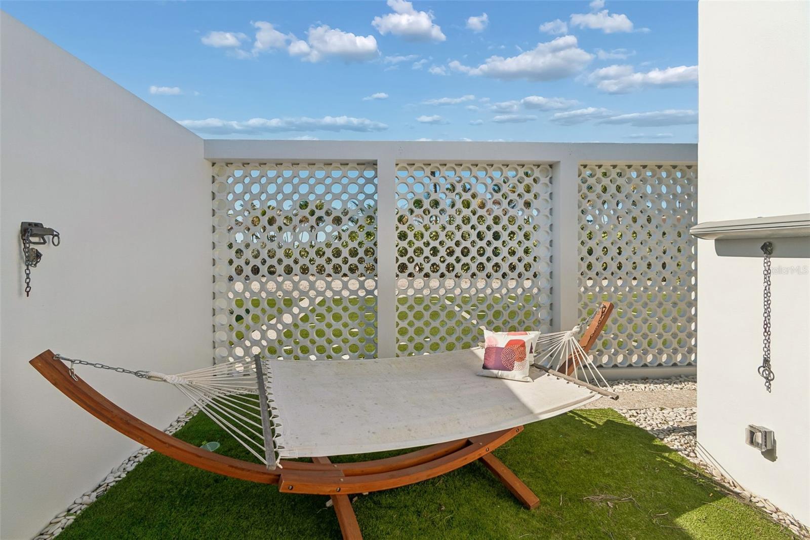 SANDERLING CLUB - Residential