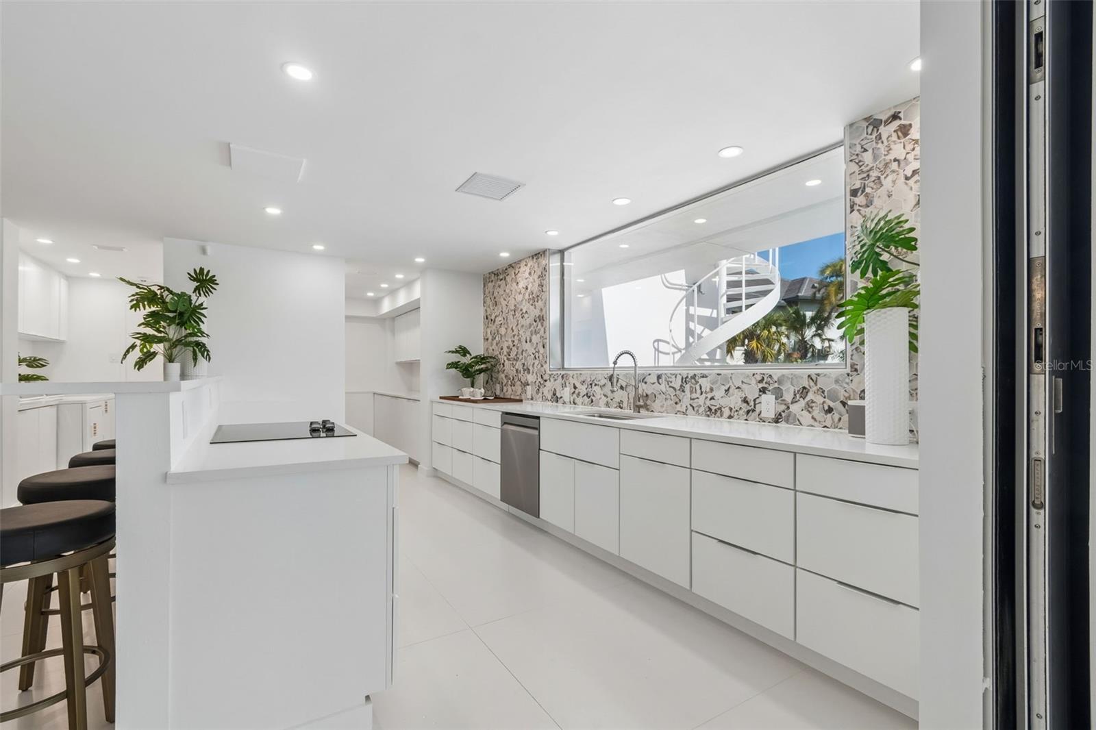 SANDERLING CLUB - Residential