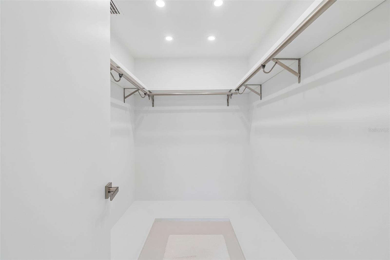 SANDERLING CLUB - Residential