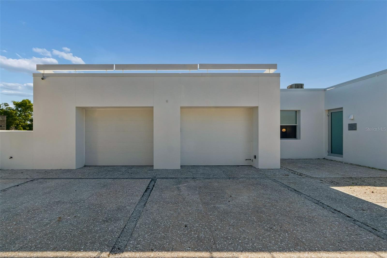 SANDERLING CLUB - Residential