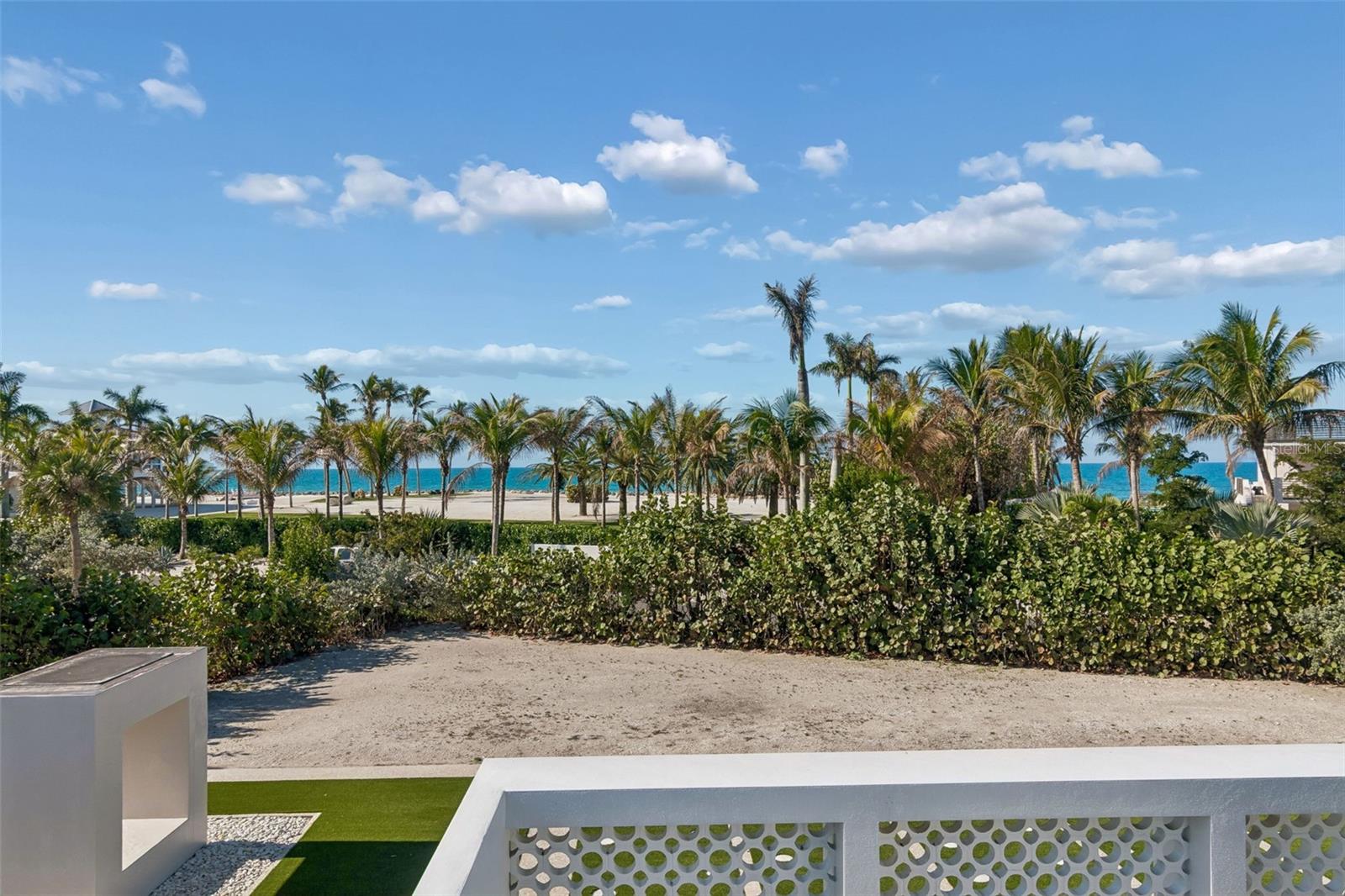 SANDERLING CLUB - Residential