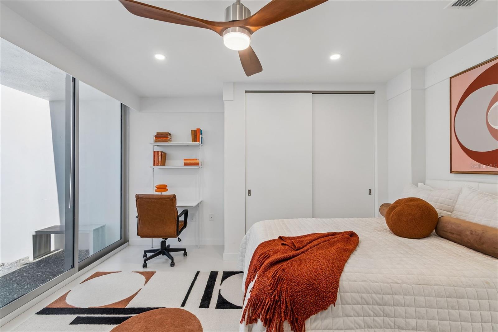 SANDERLING CLUB - Residential