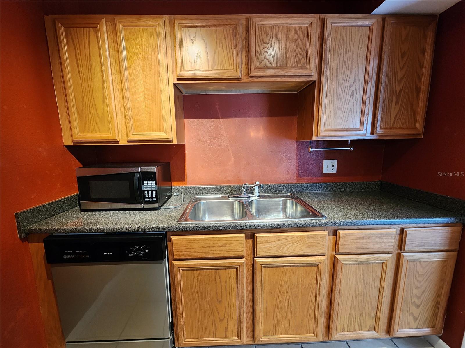 HAWTHORNE RESERVE - Residential