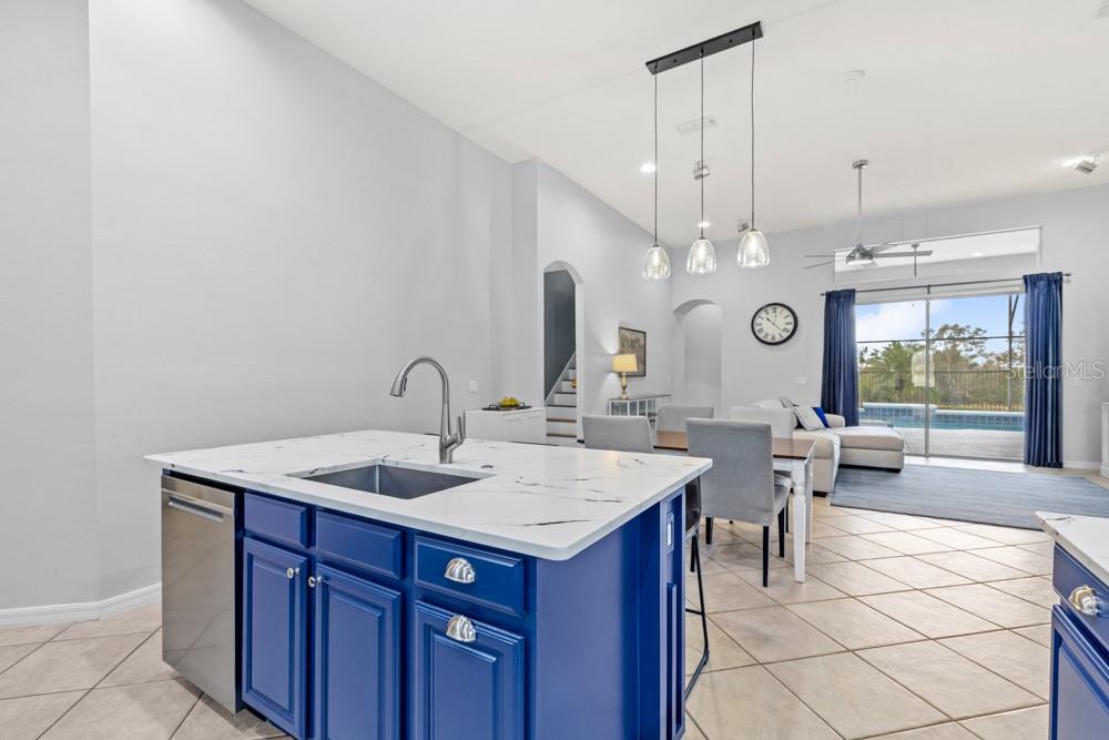 CARRIAGE POINTE - Residential