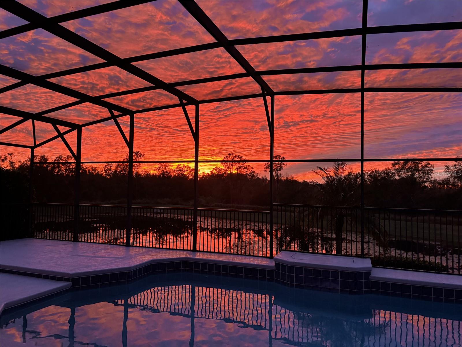 CARRIAGE POINTE - Residential