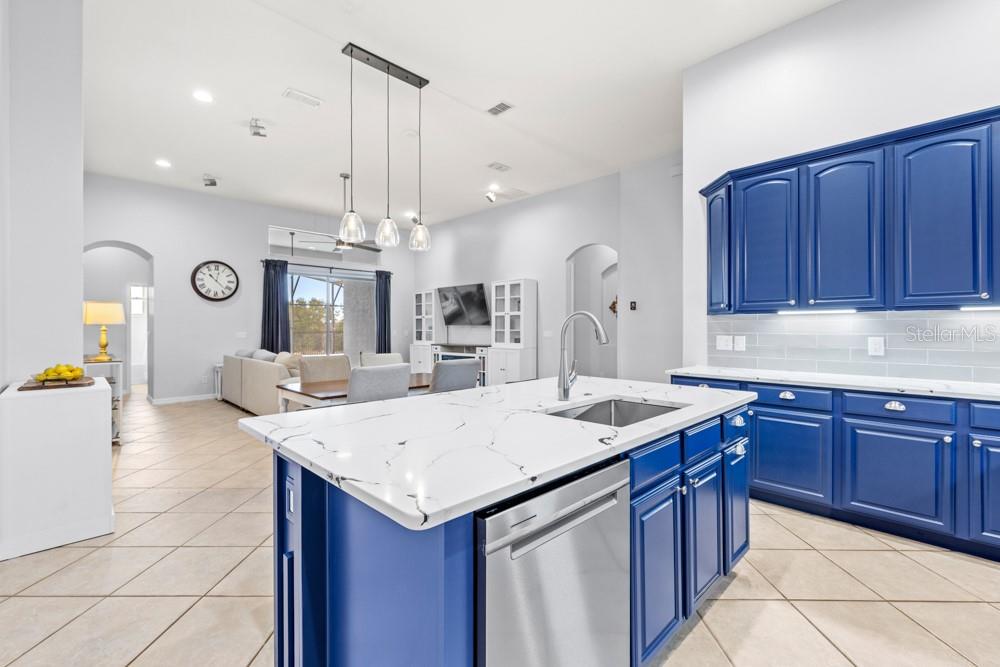 CARRIAGE POINTE - Residential