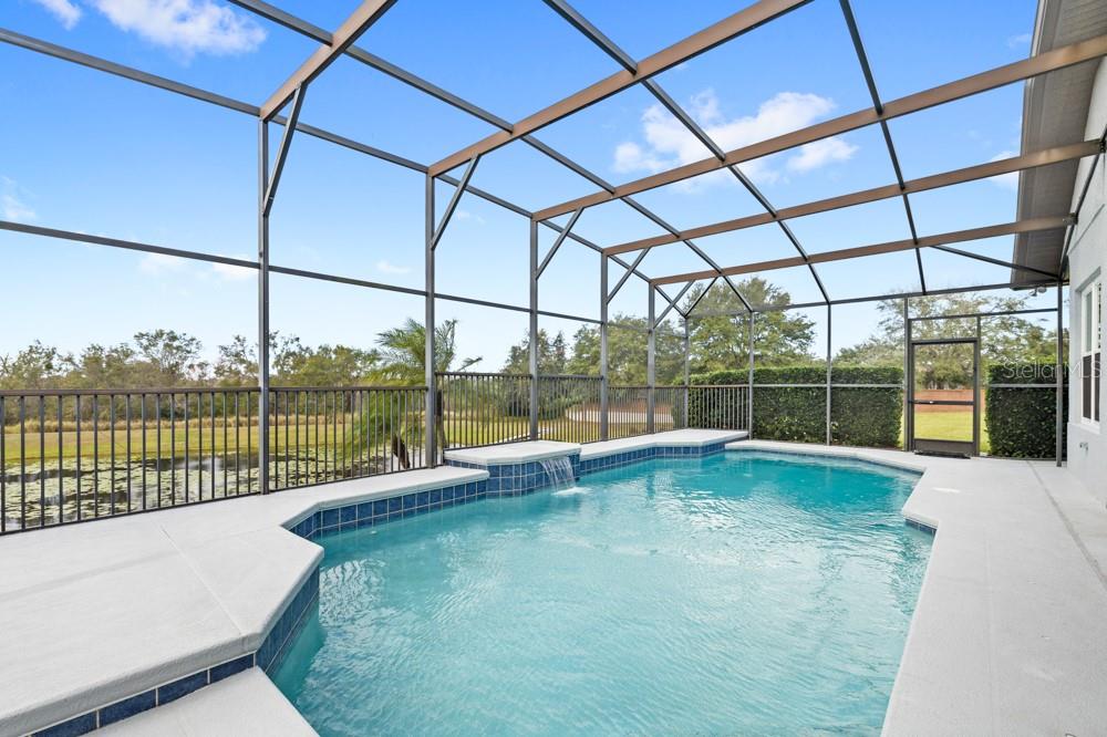 CARRIAGE POINTE - Residential