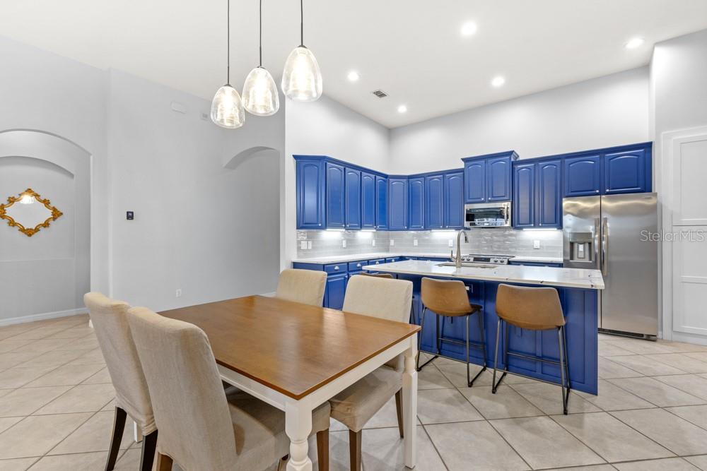 CARRIAGE POINTE - Residential