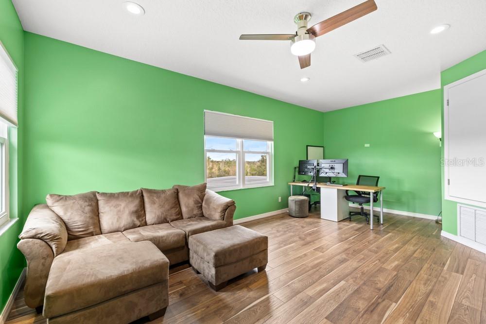 CARRIAGE POINTE - Residential