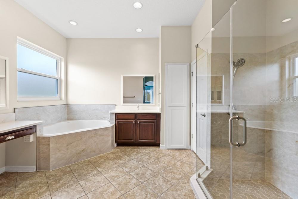 CARRIAGE POINTE - Residential