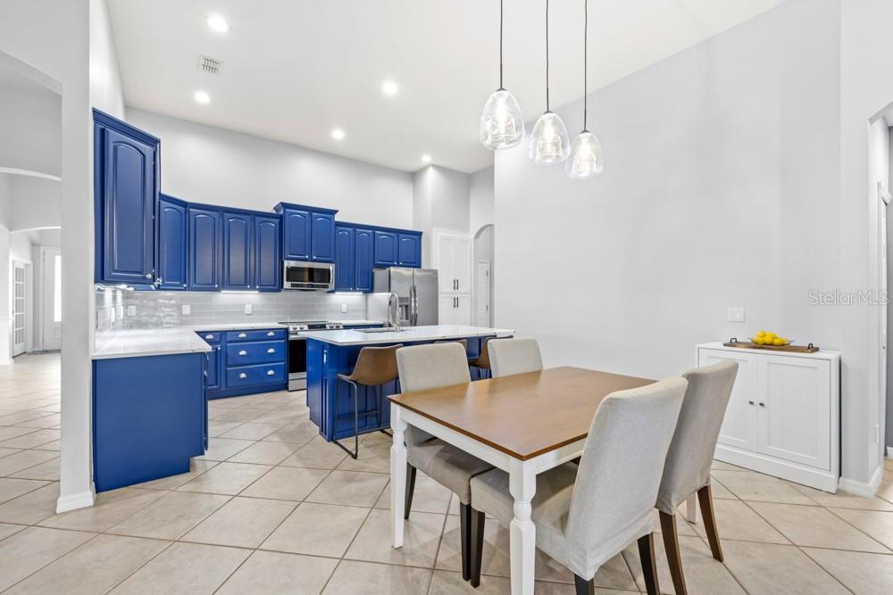 CARRIAGE POINTE - Residential