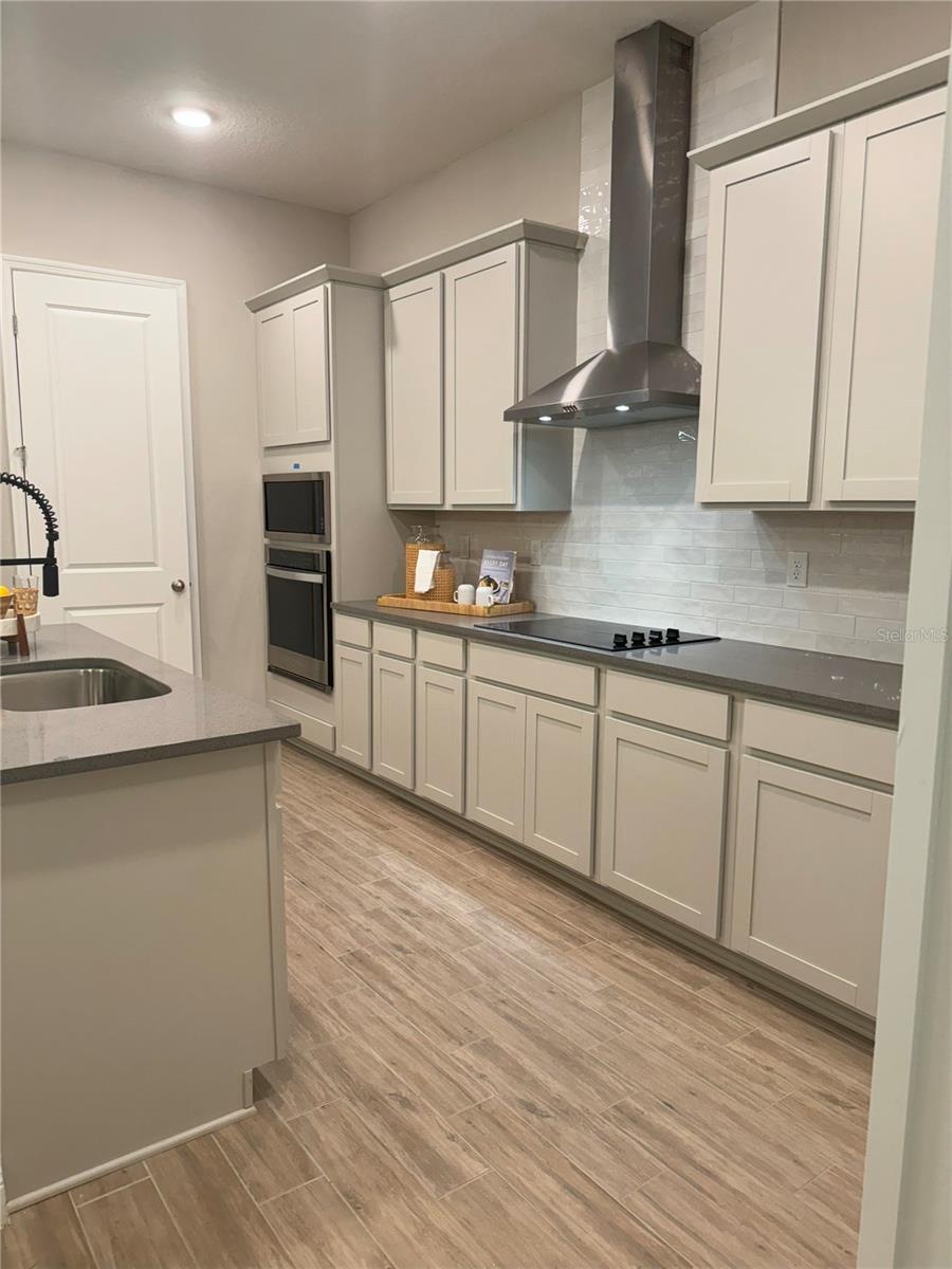 WESLYN PARK - Residential Lease