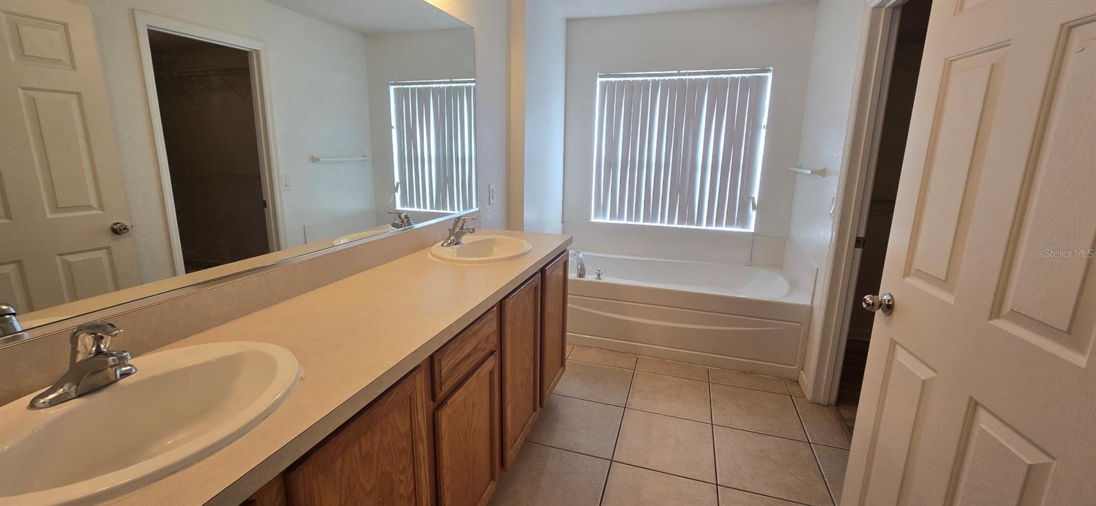 SADDLE CREEK I - Residential Lease