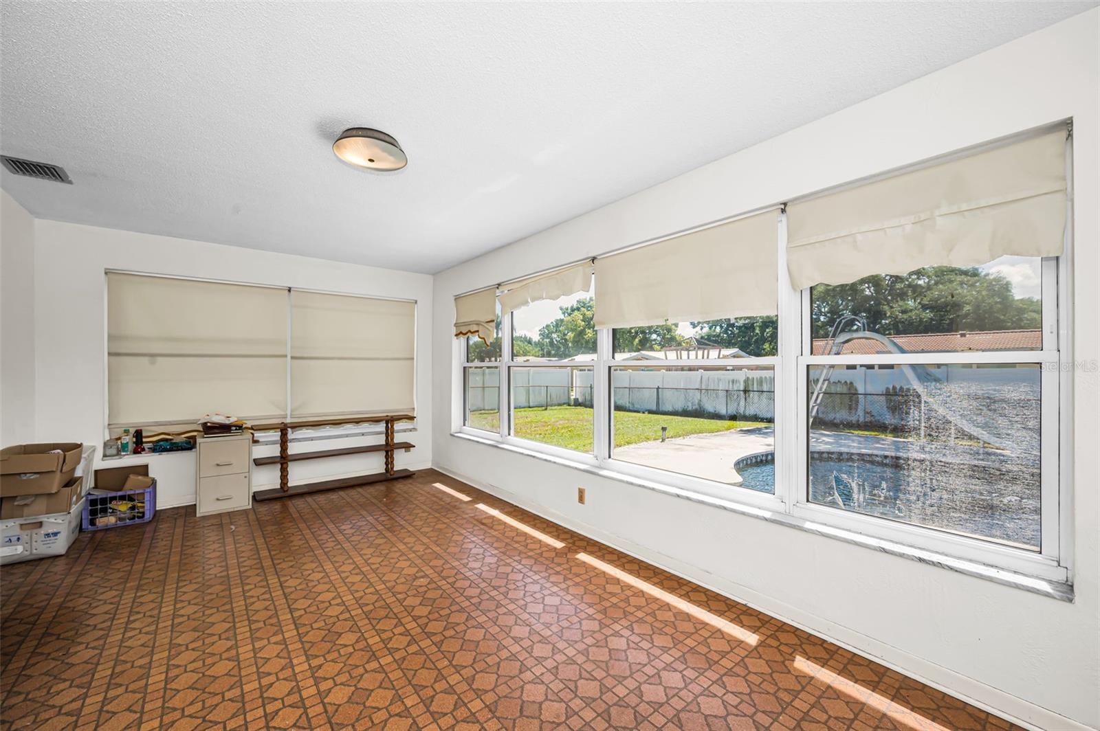 GROVEWOOD - Residential