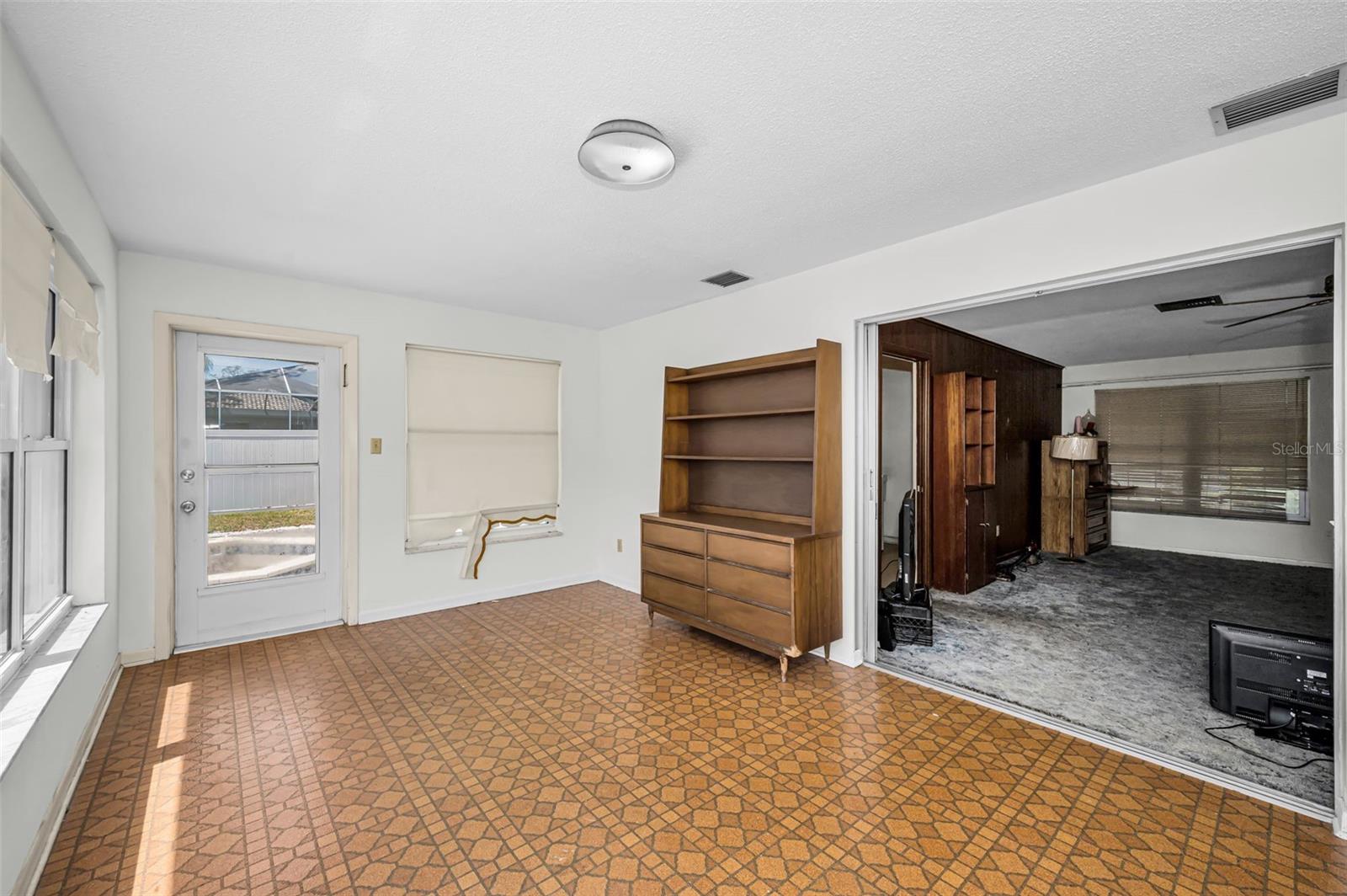 GROVEWOOD - Residential