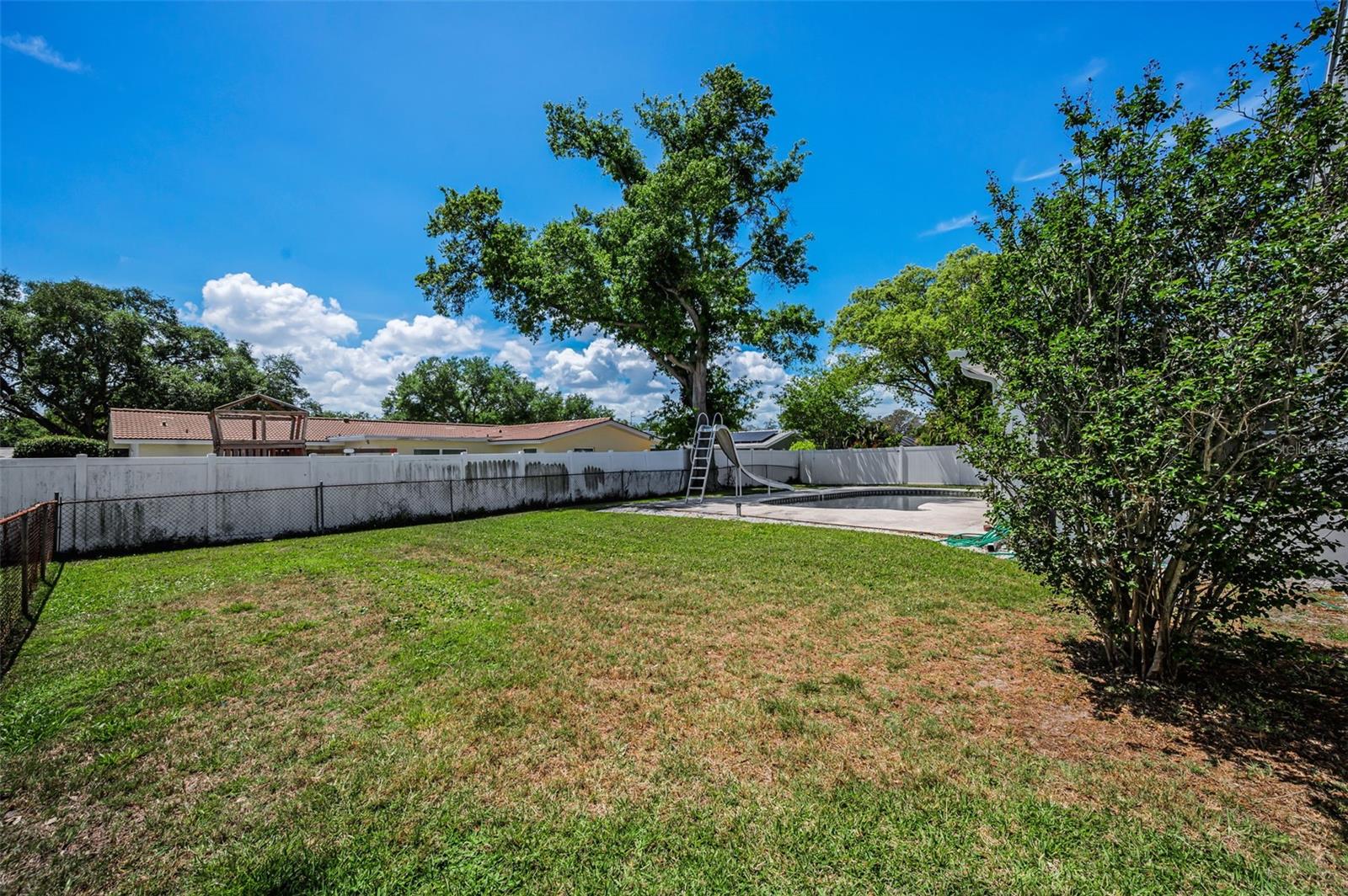 GROVEWOOD - Residential