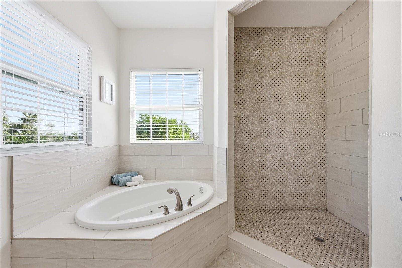 BELLE VISTA SHORES - Residential