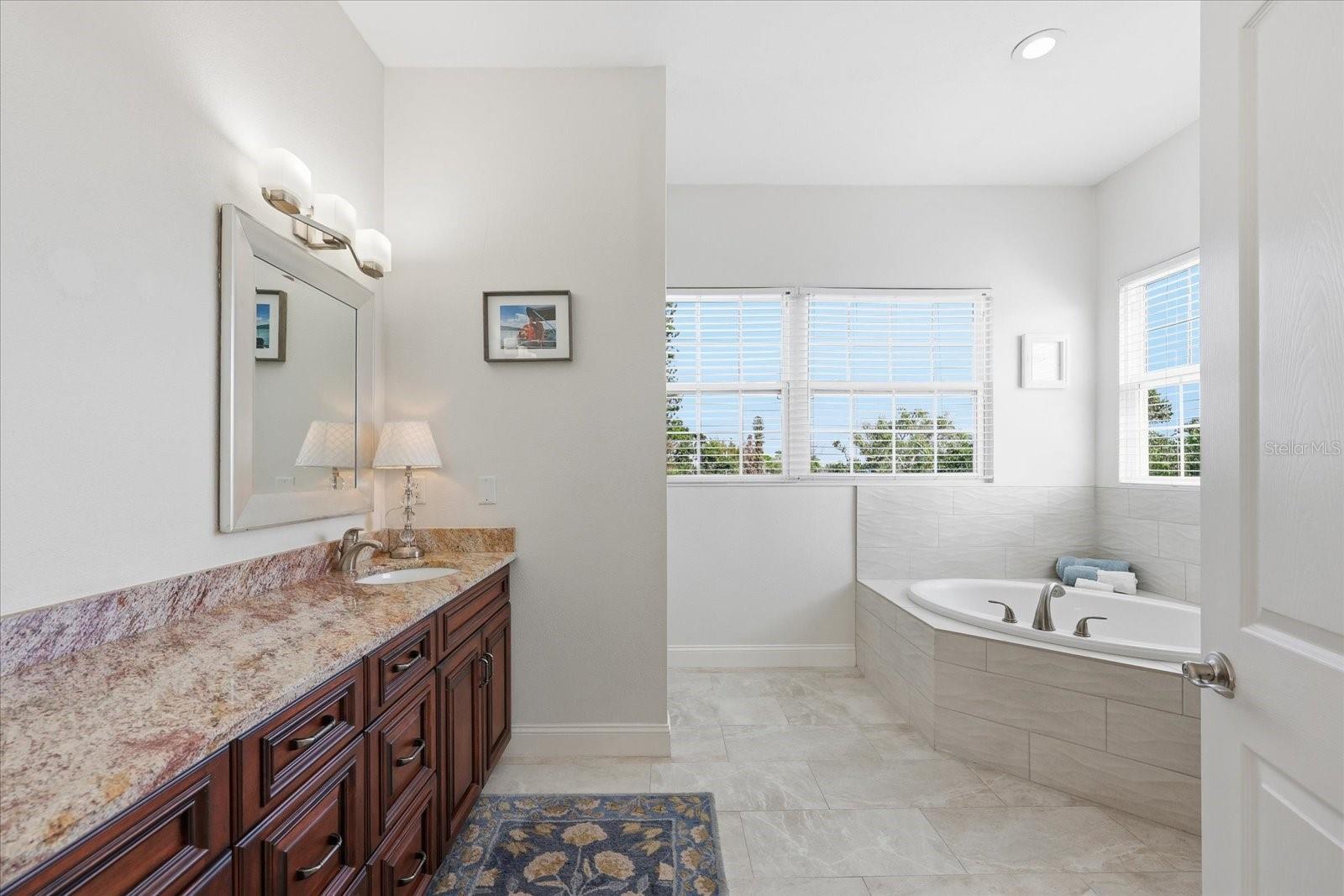 BELLE VISTA SHORES - Residential