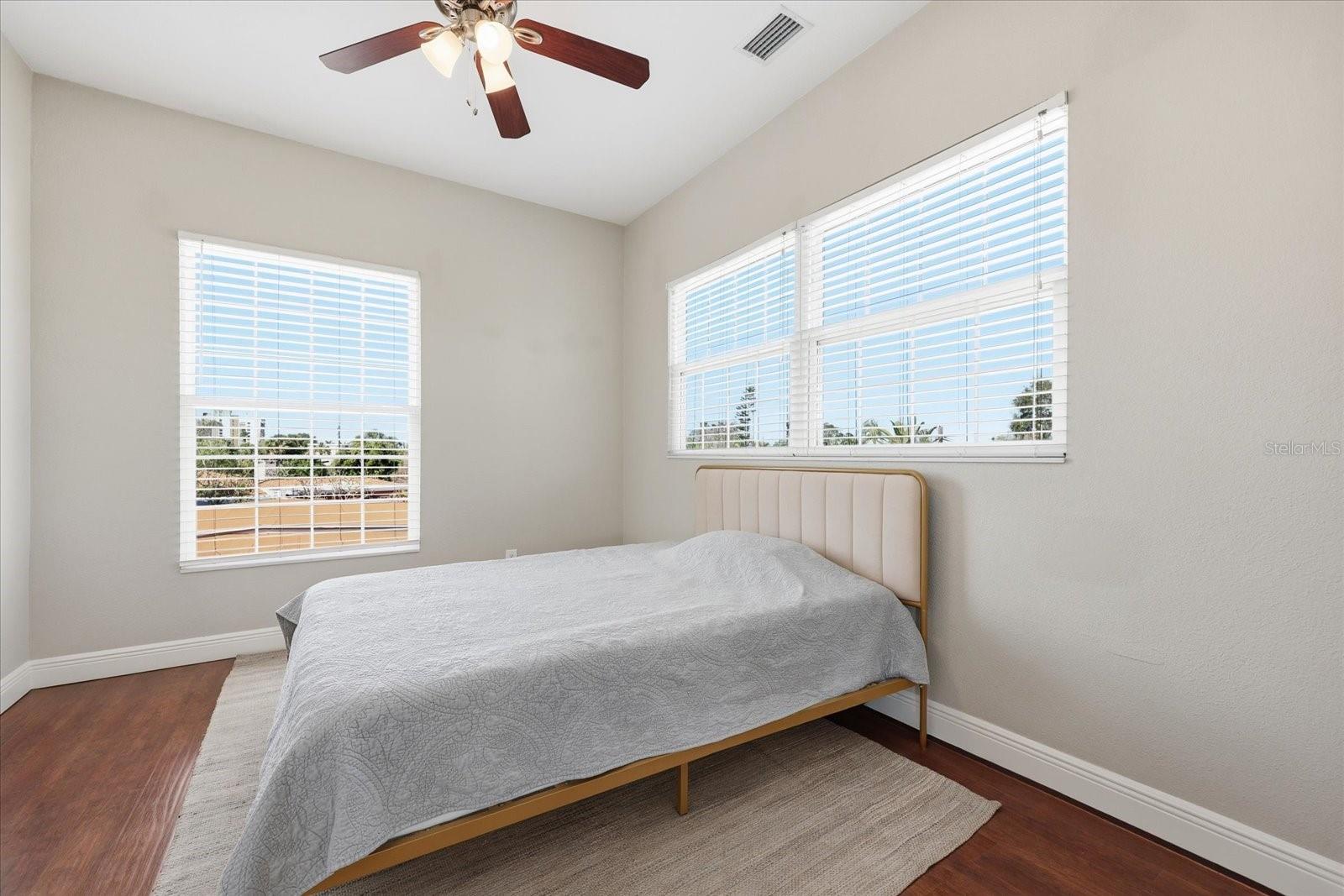 BELLE VISTA SHORES - Residential