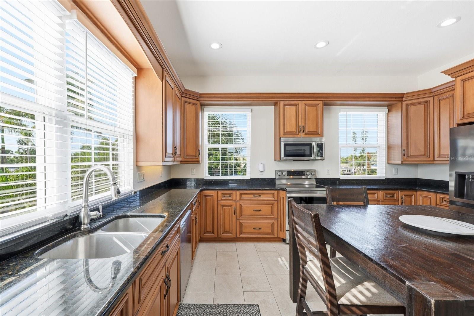 BELLE VISTA SHORES - Residential