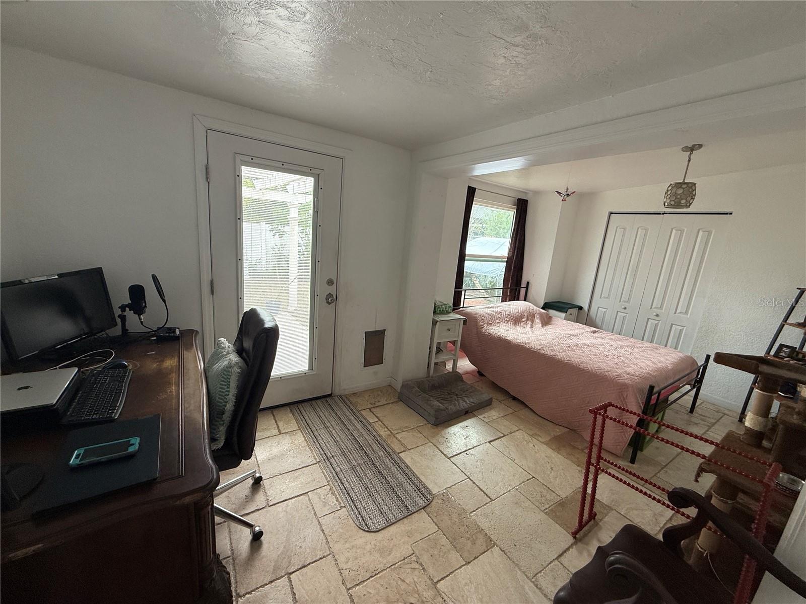 SOUTH VENICE - Residential