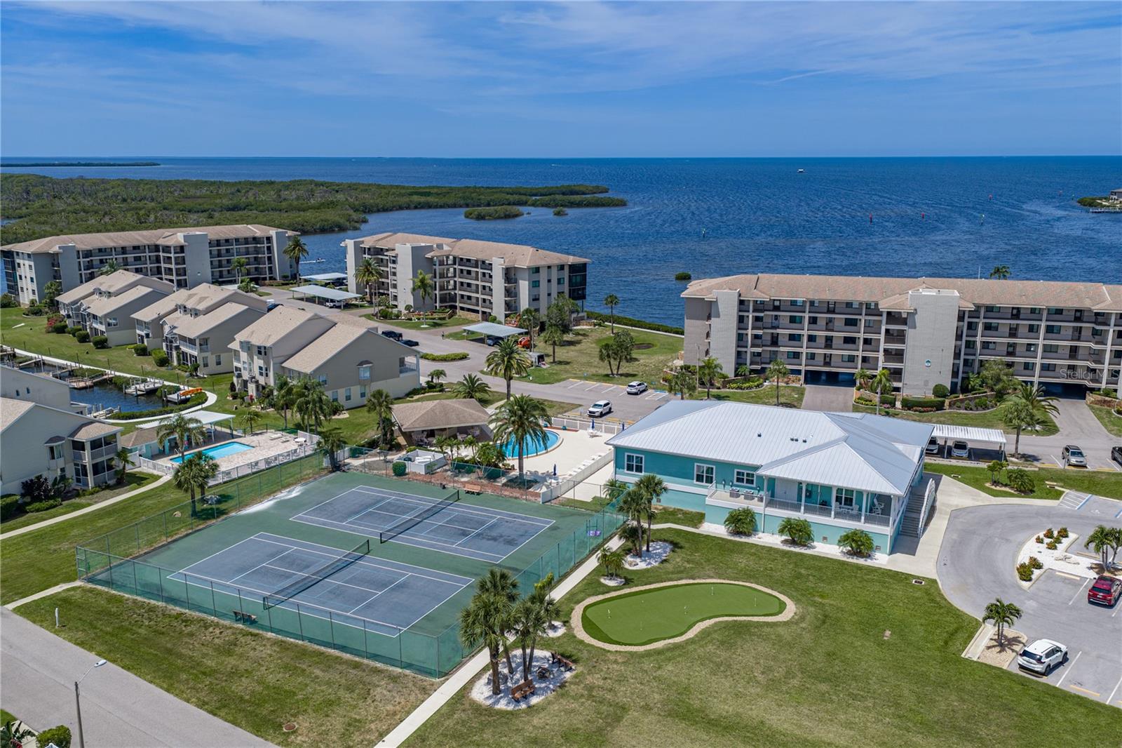 SAND PEBBLE POINTE CONDO 01 AMD 02 - Residential