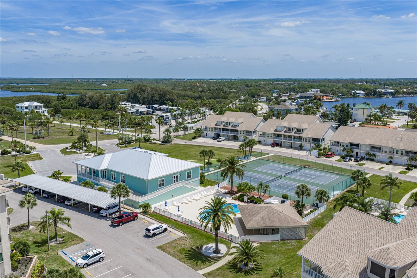 SAND PEBBLE POINTE CONDO 01 AMD 02 - Residential