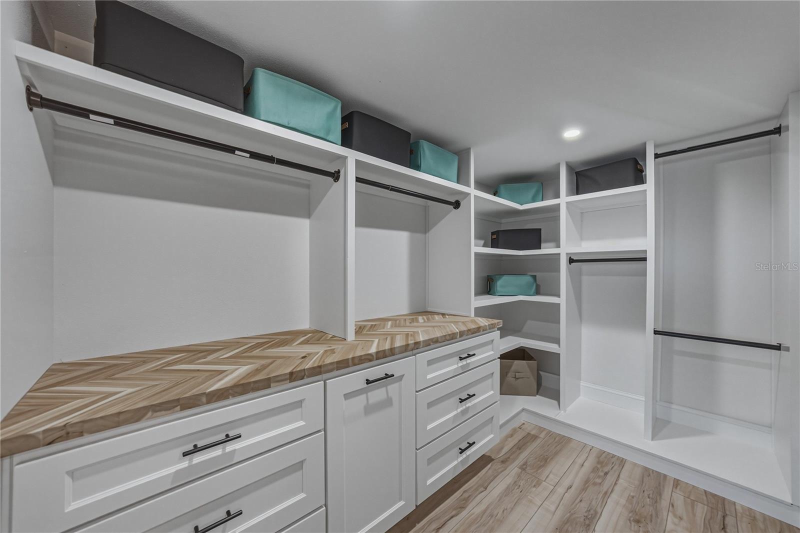 SAND PEBBLE POINTE CONDO 01 AMD 02 - Residential