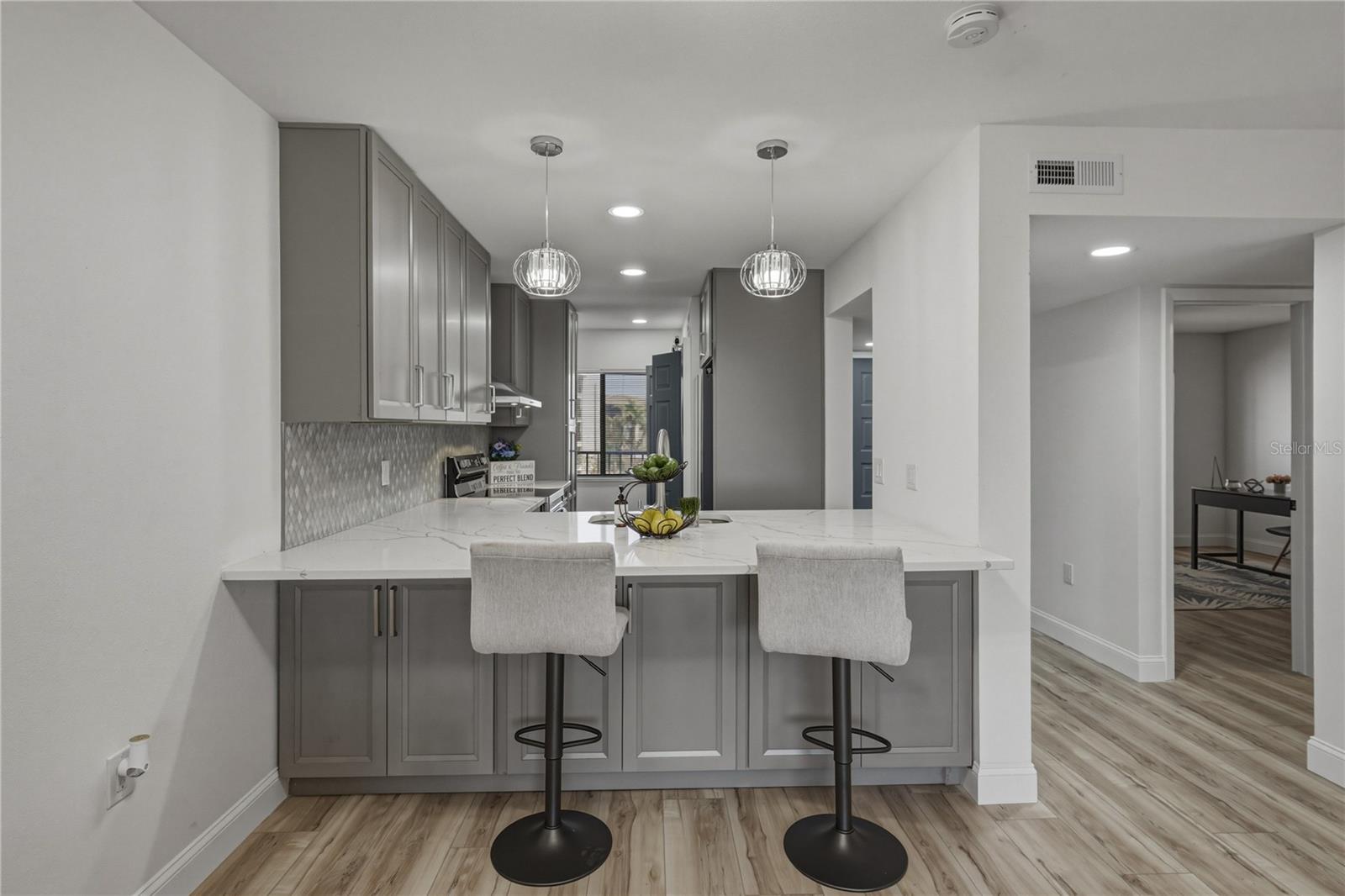 SAND PEBBLE POINTE CONDO 01 AMD 02 - Residential