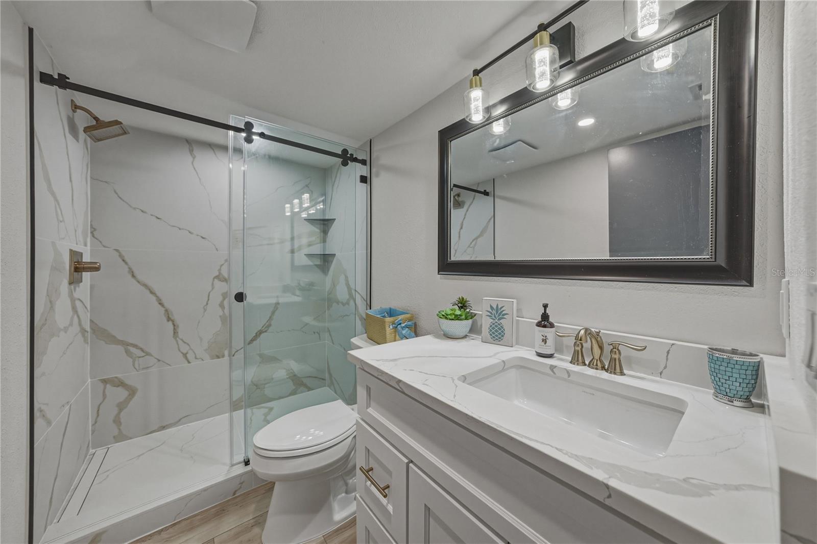 SAND PEBBLE POINTE CONDO 01 AMD 02 - Residential